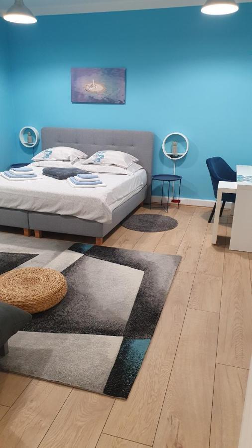 Holiday Home Blue Door In Pula Bagian luar foto