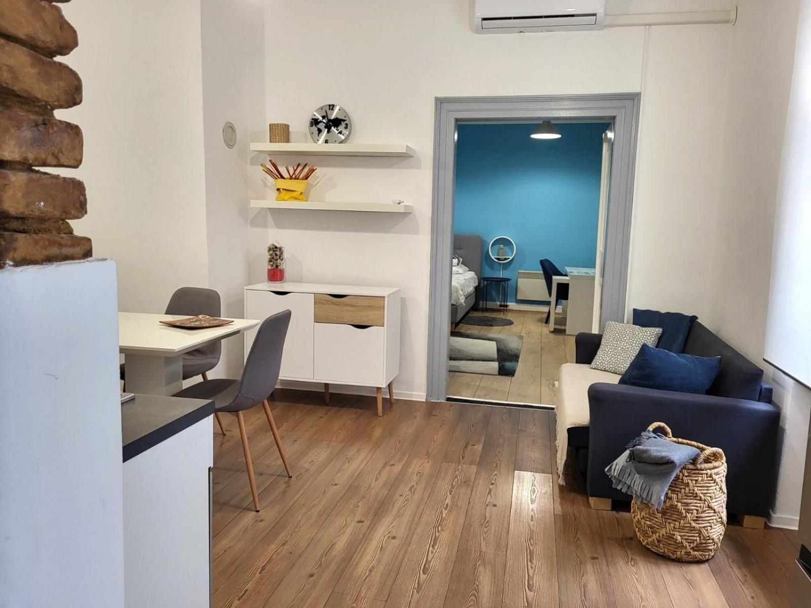 Holiday Home Blue Door In Pula Bagian luar foto