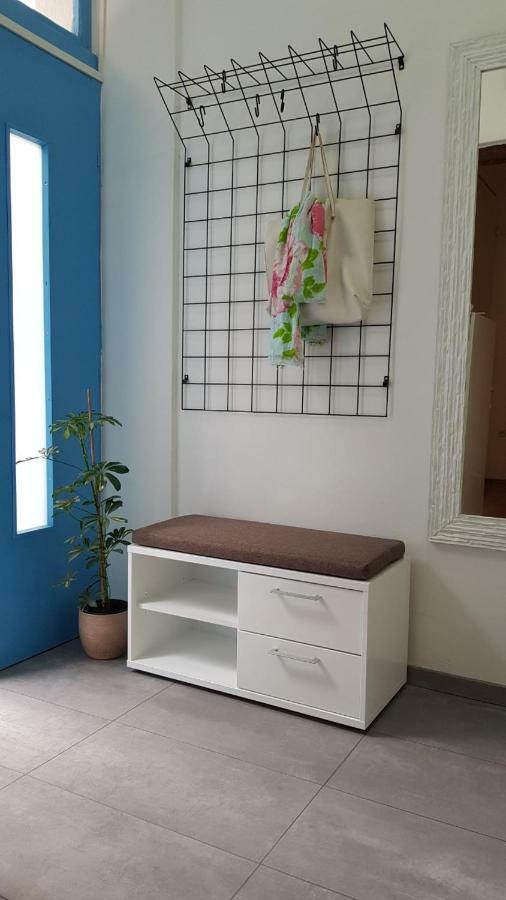 Holiday Home Blue Door In Pula Bagian luar foto